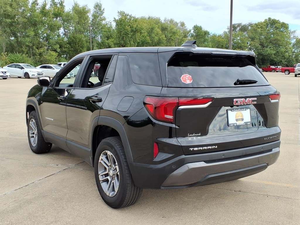 GMC Terrain Vehicle Full-screen Gallery Image 3