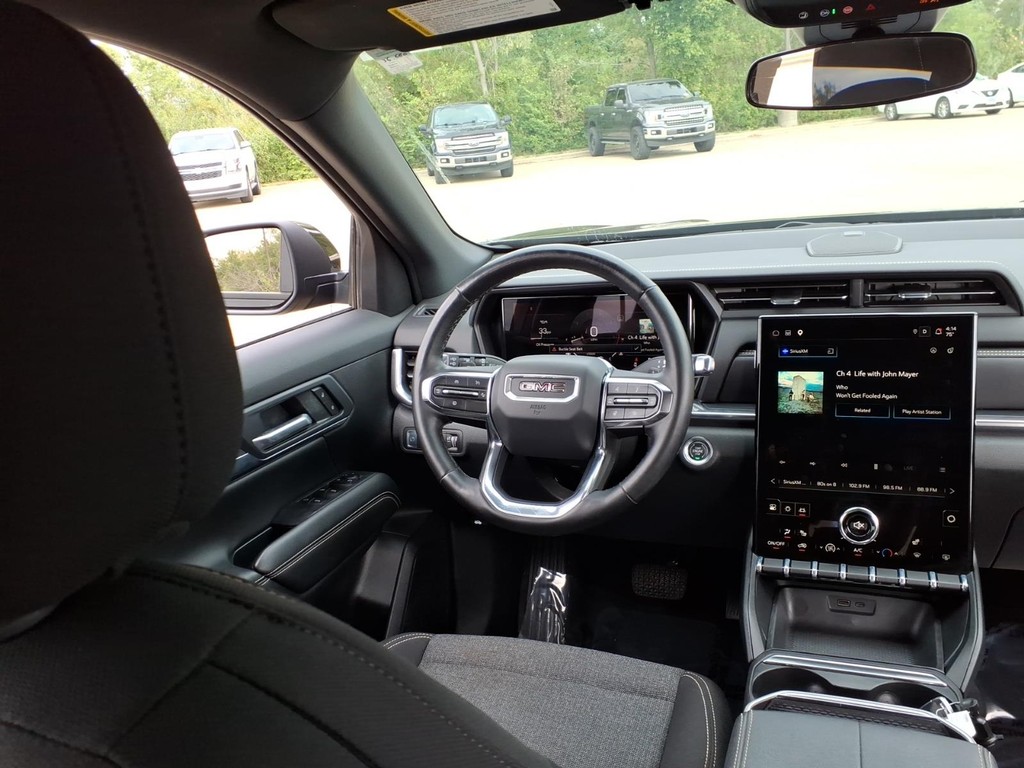 GMC Terrain Vehicle Full-screen Gallery Image 9