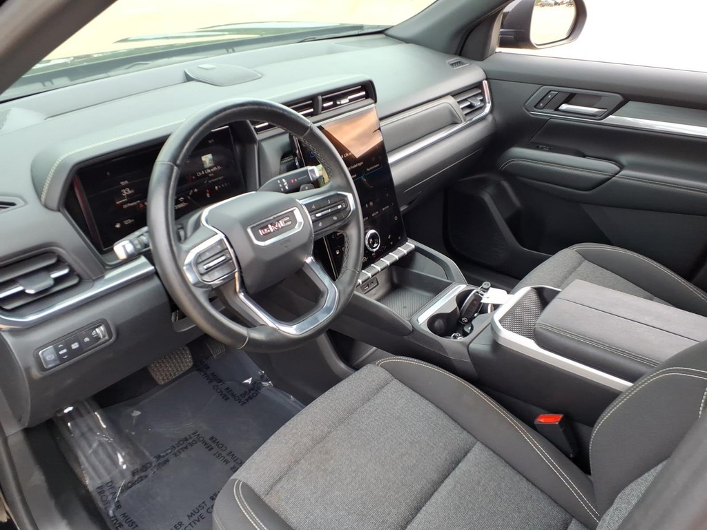 GMC Terrain Vehicle Full-screen Gallery Image 11