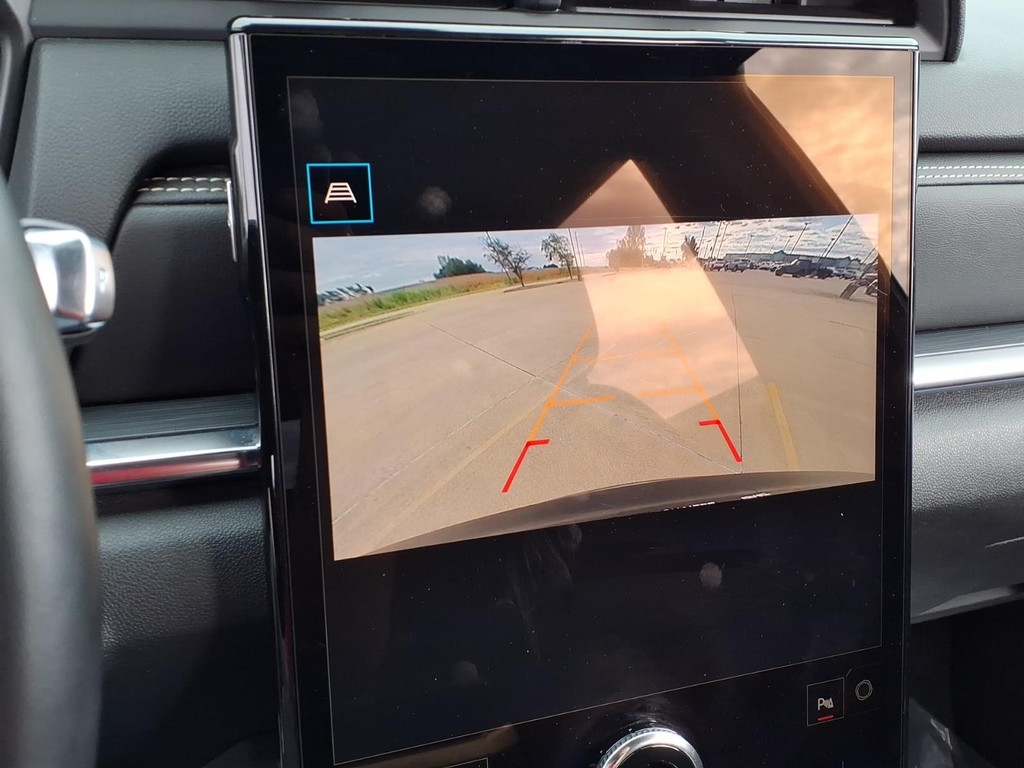 GMC Terrain Vehicle Full-screen Gallery Image 13