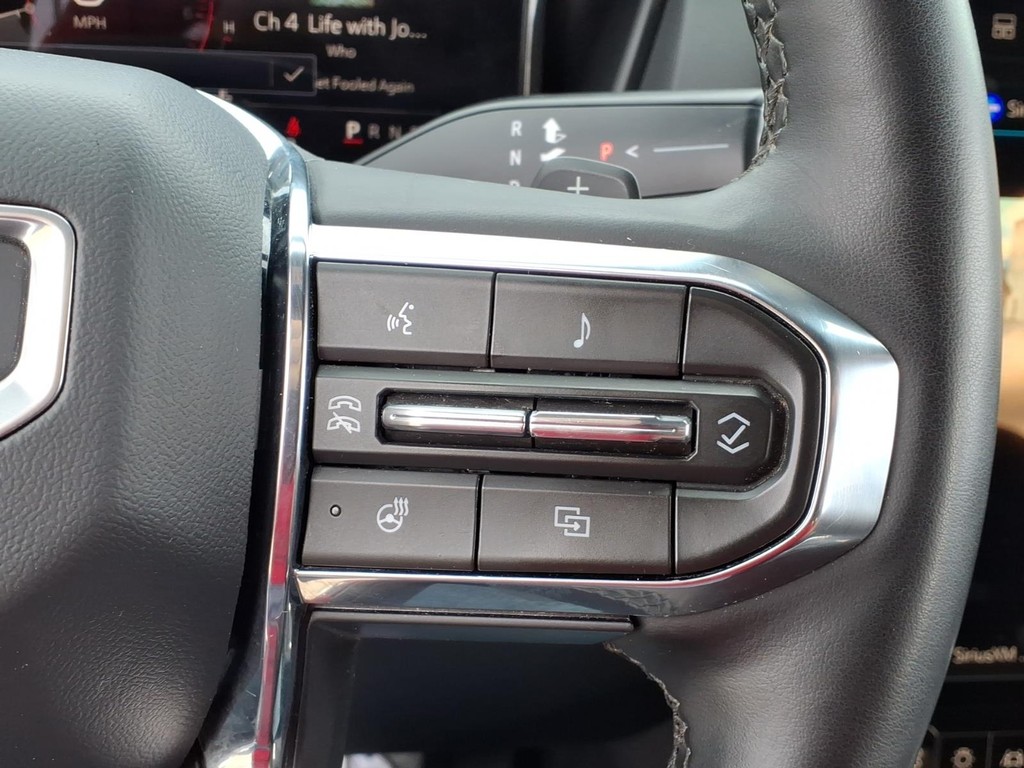 GMC Terrain Vehicle Full-screen Gallery Image 16