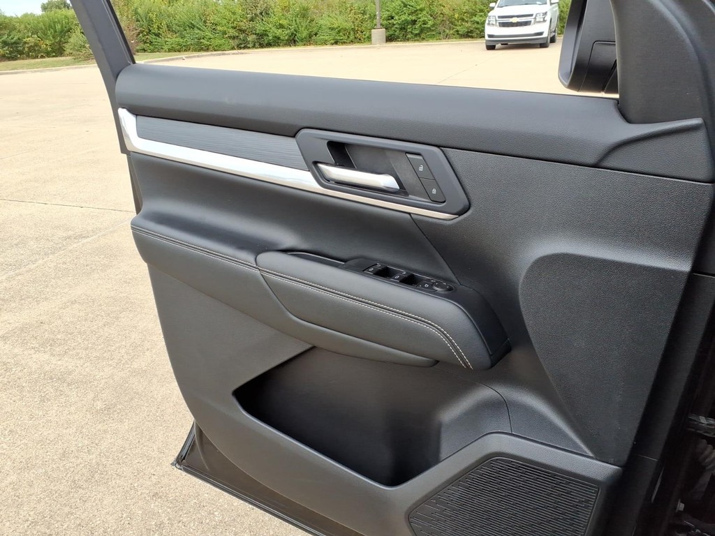 GMC Terrain Vehicle Full-screen Gallery Image 18