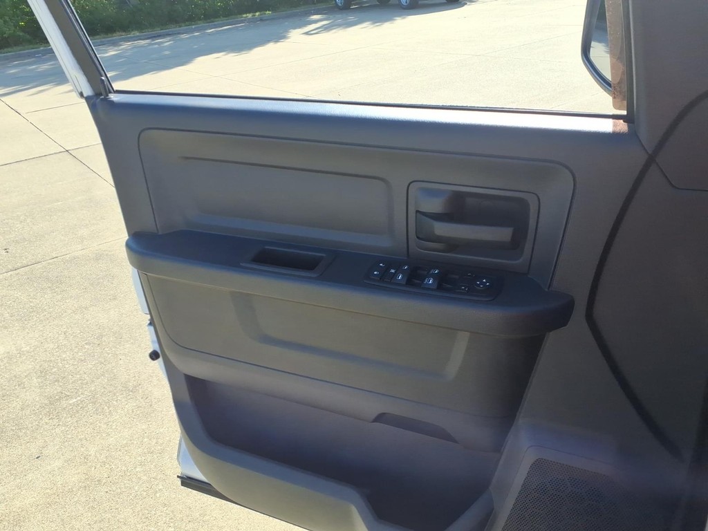 Ram 1500 Vehicle Full-screen Gallery Image 18