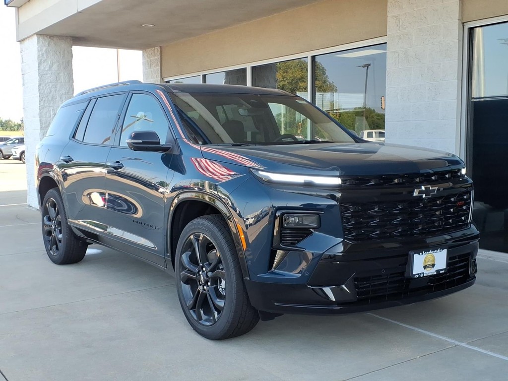 Chevrolet Traverse Vehicle Full-screen Gallery Image 2