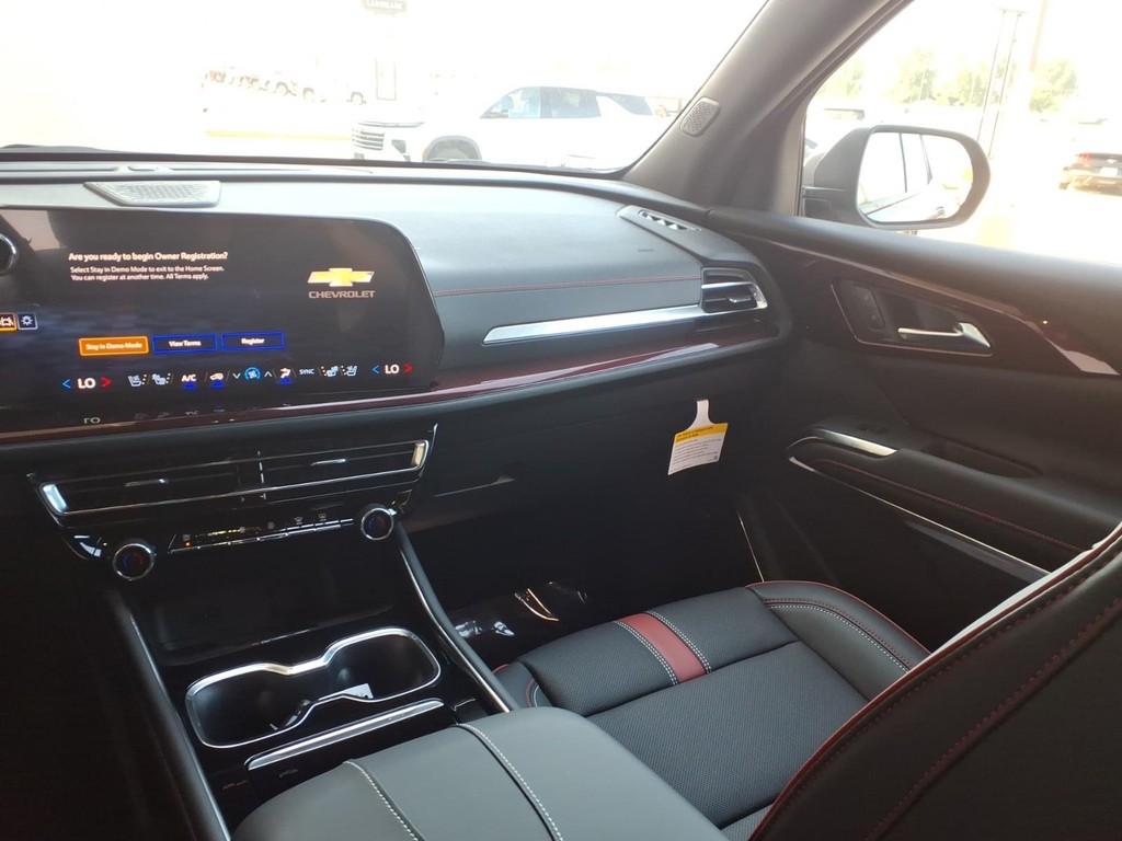 Chevrolet Traverse Vehicle Full-screen Gallery Image 9