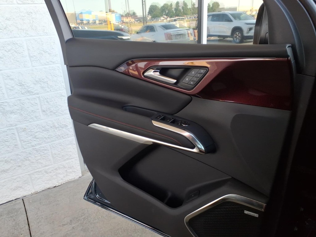 Chevrolet Traverse Vehicle Full-screen Gallery Image 21