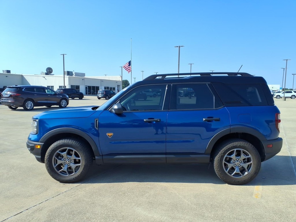 Ford Bronco Sport Vehicle Full-screen Gallery Image 02