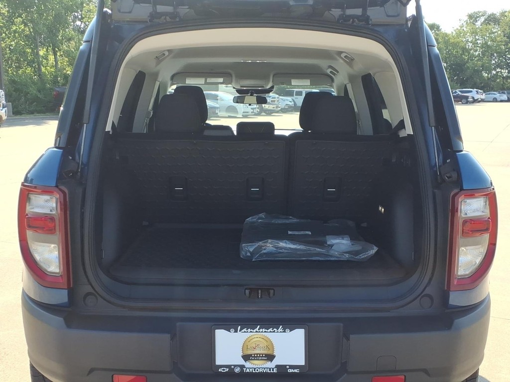 Ford Bronco Sport Vehicle Full-screen Gallery Image 05