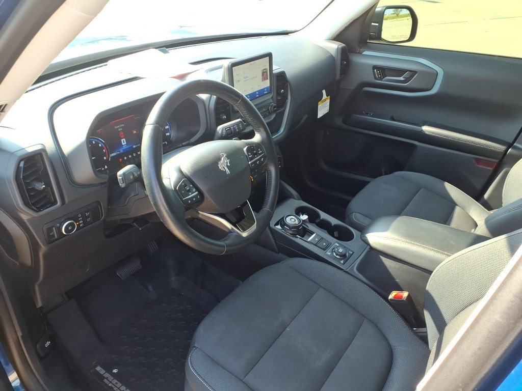 Ford Bronco Sport Vehicle Full-screen Gallery Image 11
