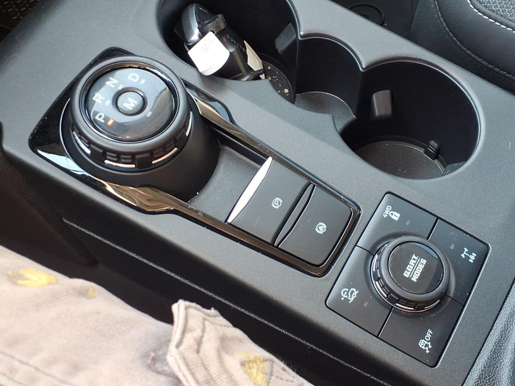 Ford Bronco Sport Vehicle Full-screen Gallery Image 15