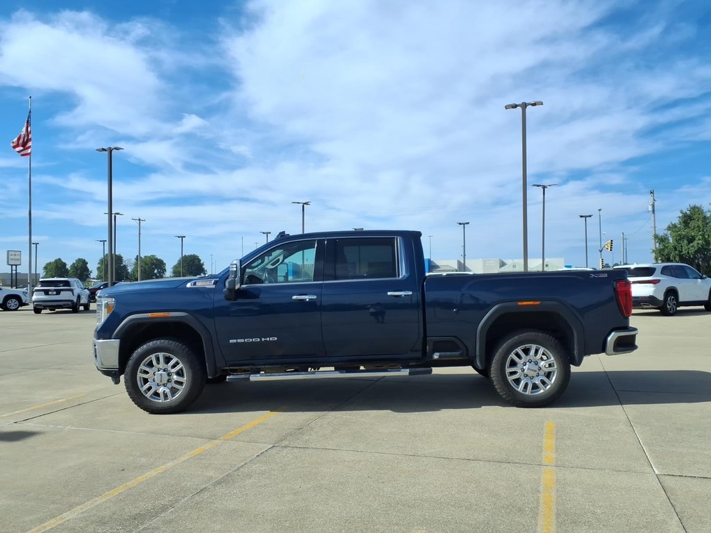 GMC Sierra 2500HD Vehicle Full-screen Gallery Image 2