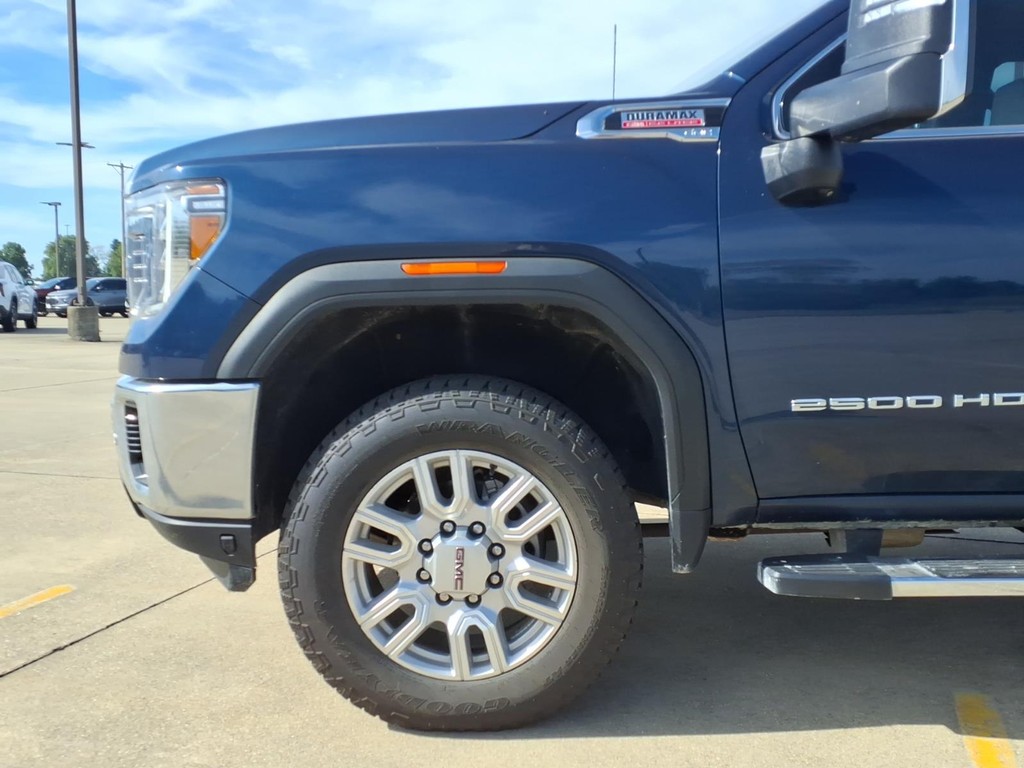 GMC Sierra 2500HD Vehicle Full-screen Gallery Image 4