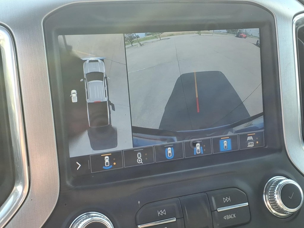 GMC Sierra 2500HD Vehicle Full-screen Gallery Image 12