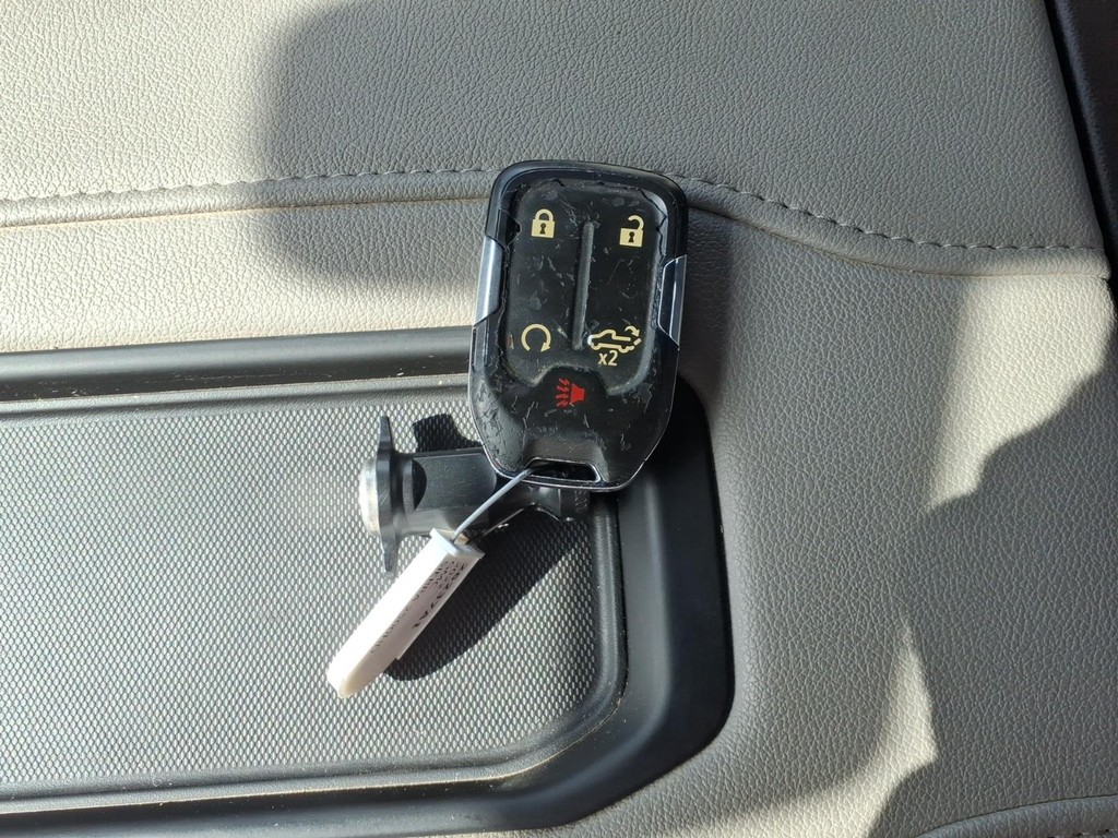 GMC Sierra 2500HD Vehicle Full-screen Gallery Image 14