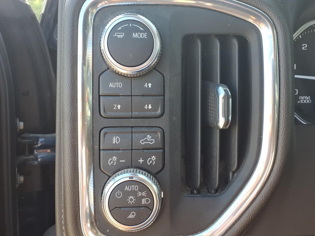 GMC Sierra 2500HD Vehicle Full-screen Gallery Image 18