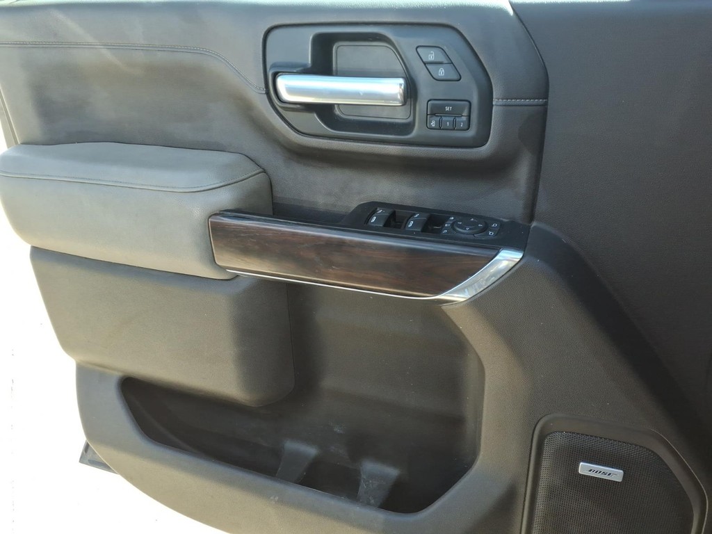 GMC Sierra 2500HD Vehicle Full-screen Gallery Image 19