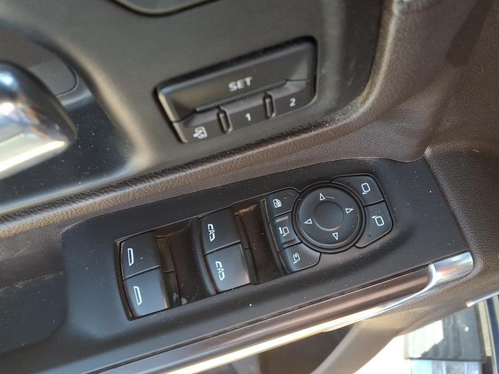 GMC Sierra 2500HD Vehicle Full-screen Gallery Image 20