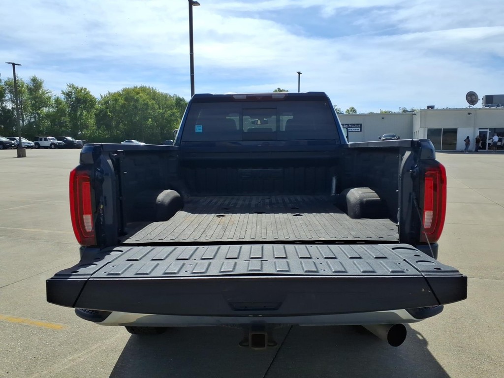 GMC Sierra 2500HD Vehicle Full-screen Gallery Image 24