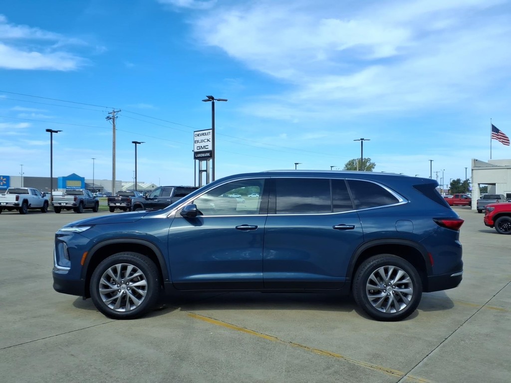 Buick Enclave Vehicle Full-screen Gallery Image 02