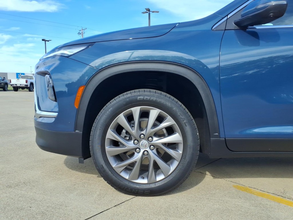 Buick Enclave Vehicle Full-screen Gallery Image 04