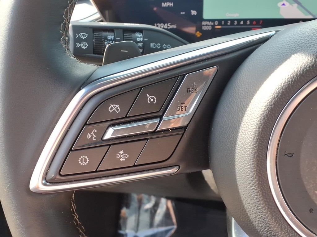 Buick Enclave Vehicle Full-screen Gallery Image 15