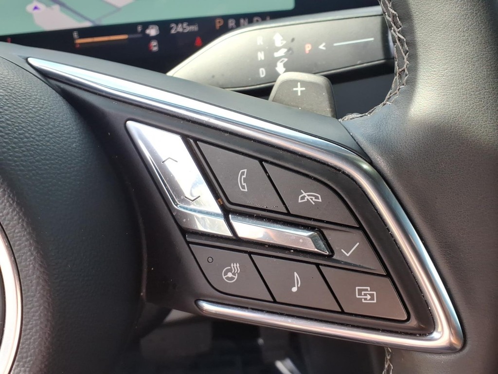 Buick Enclave Vehicle Full-screen Gallery Image 16