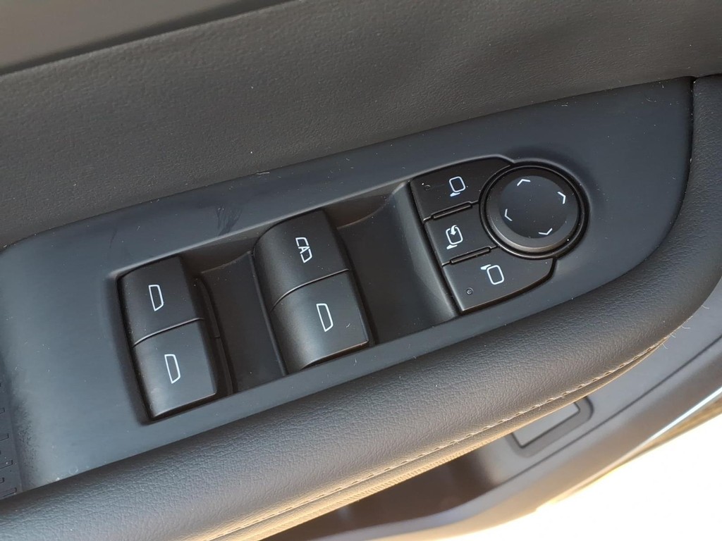 Buick Enclave Vehicle Full-screen Gallery Image 19