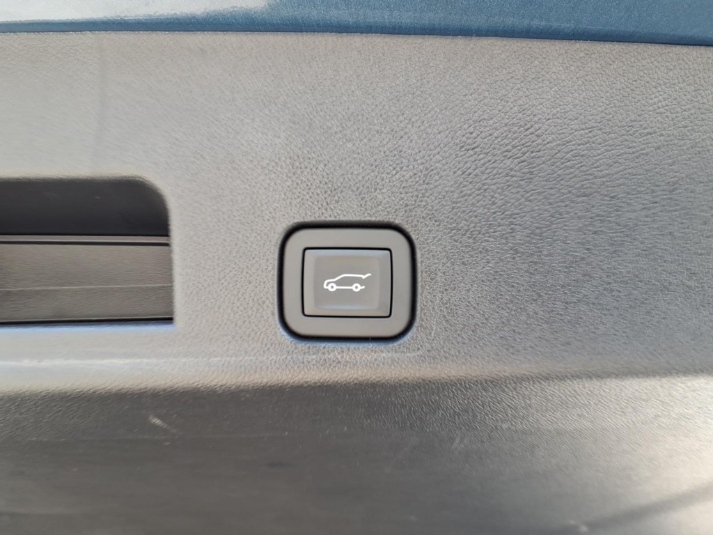 Buick Enclave Vehicle Full-screen Gallery Image 26