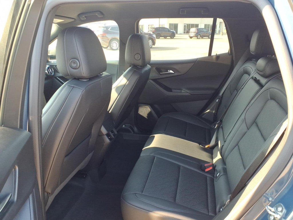 Chevrolet Equinox Vehicle Full-screen Gallery Image 6