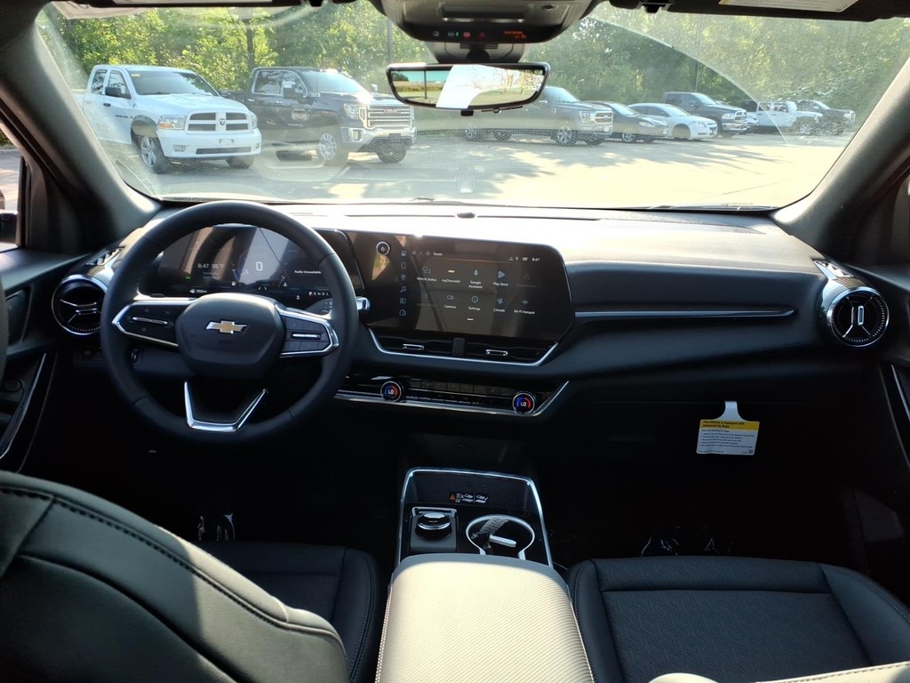 Chevrolet Equinox Vehicle Full-screen Gallery Image 7