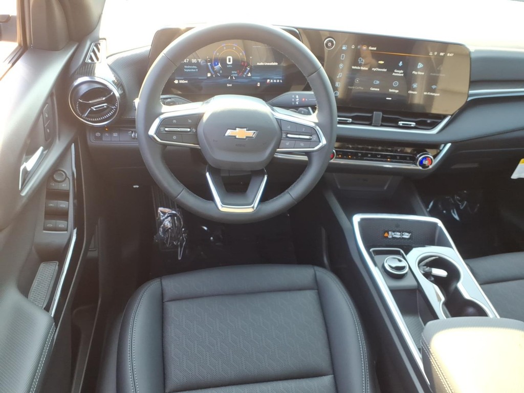 Chevrolet Equinox Vehicle Full-screen Gallery Image 10