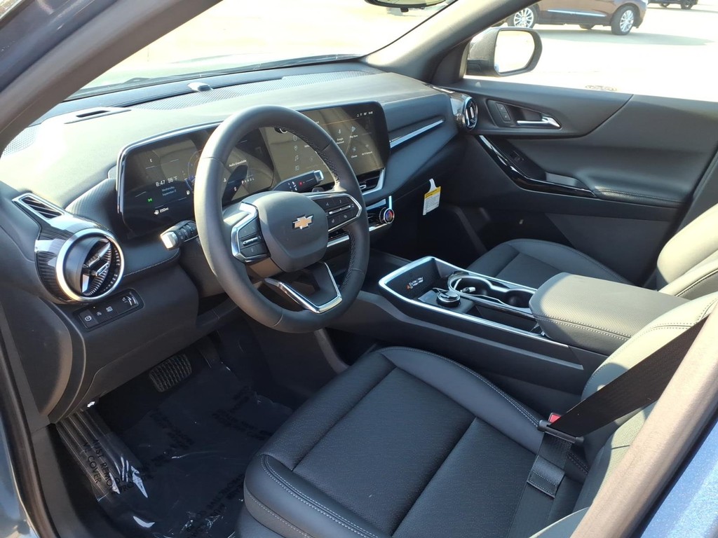 Chevrolet Equinox Vehicle Full-screen Gallery Image 11
