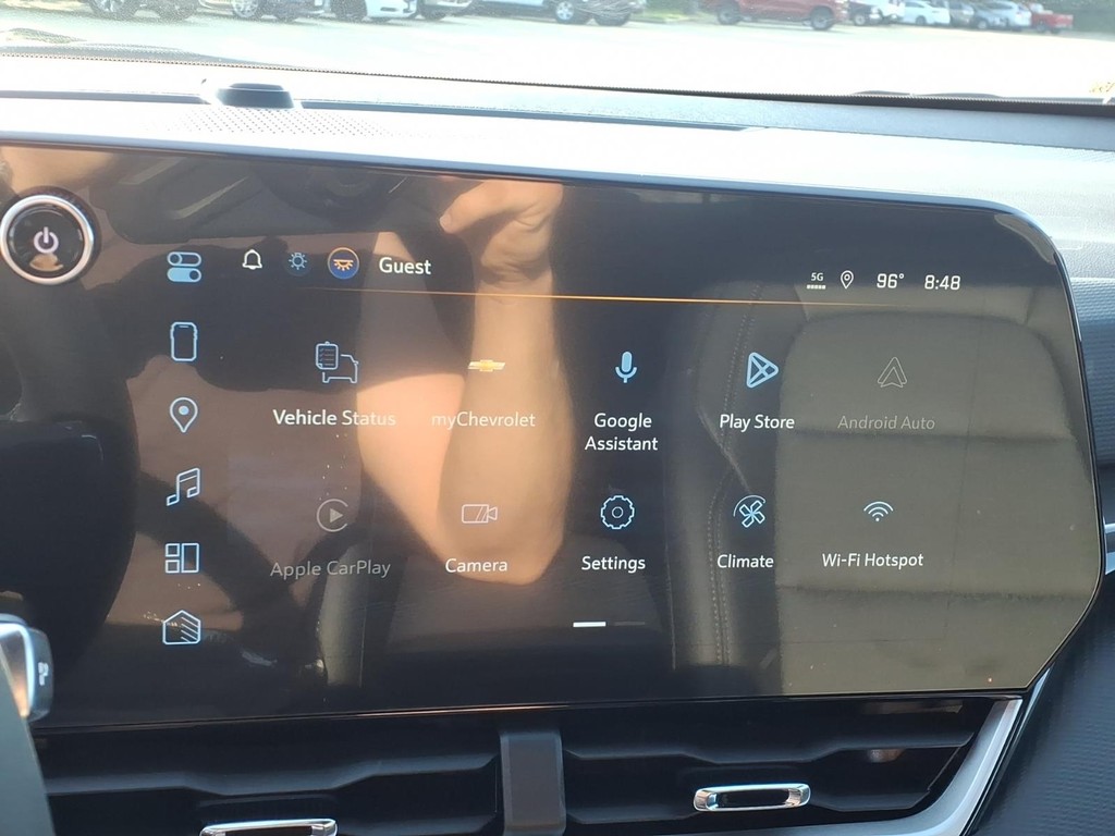 Chevrolet Equinox Vehicle Full-screen Gallery Image 12