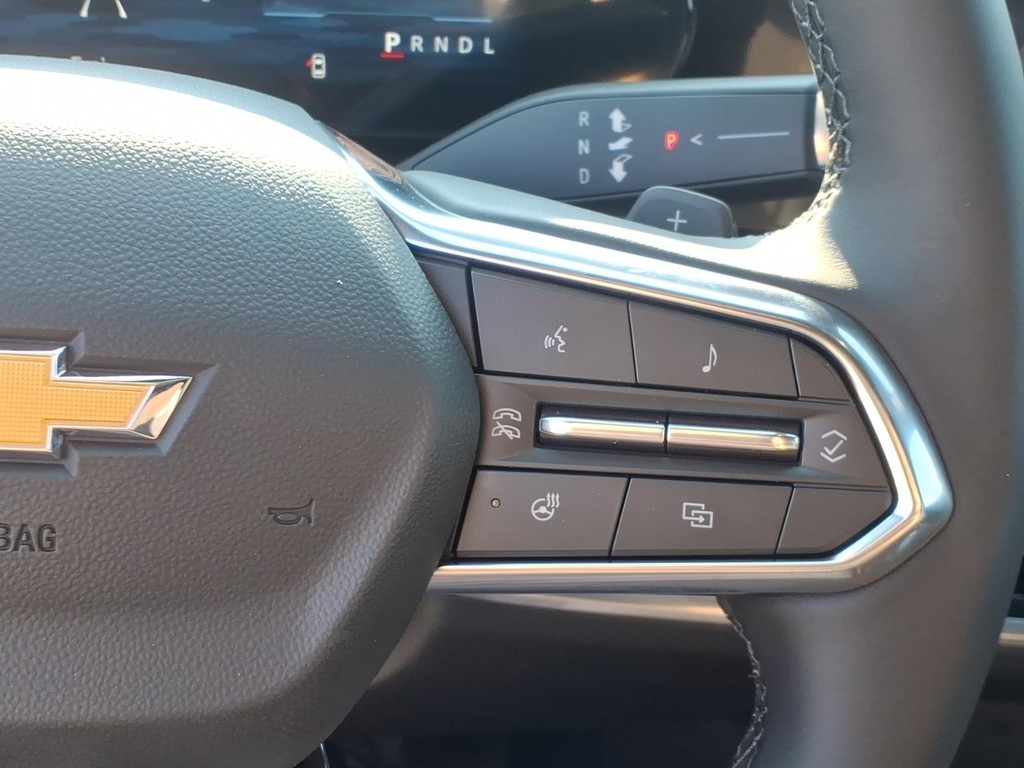 Chevrolet Equinox Vehicle Full-screen Gallery Image 16