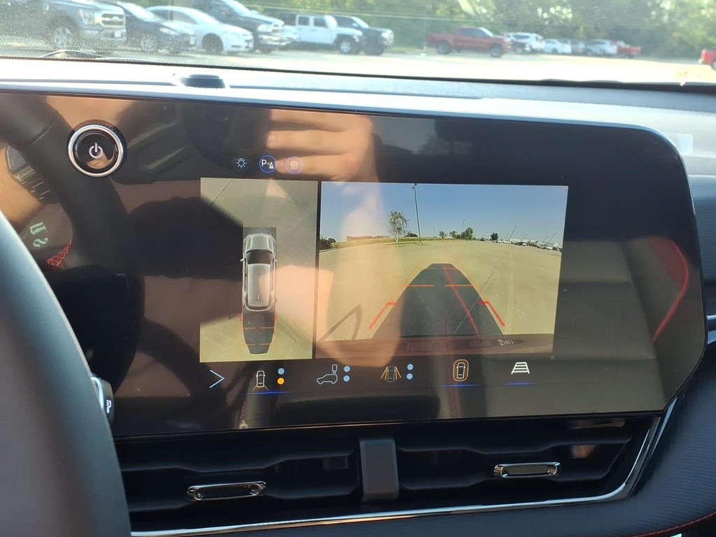 Chevrolet Equinox Vehicle Full-screen Gallery Image 13