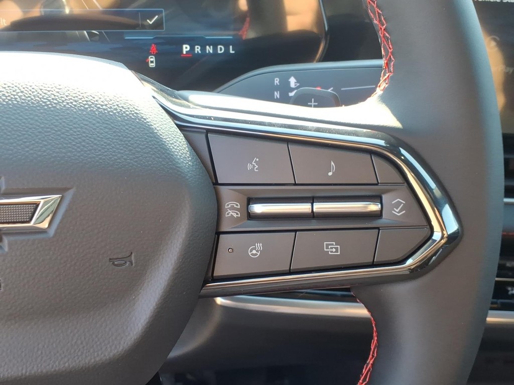 Chevrolet Equinox Vehicle Full-screen Gallery Image 17
