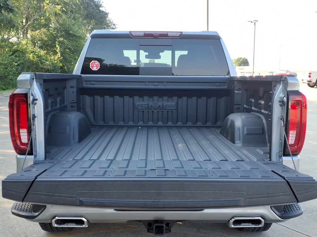 GMC Sierra 1500 Vehicle Full-screen Gallery Image 5