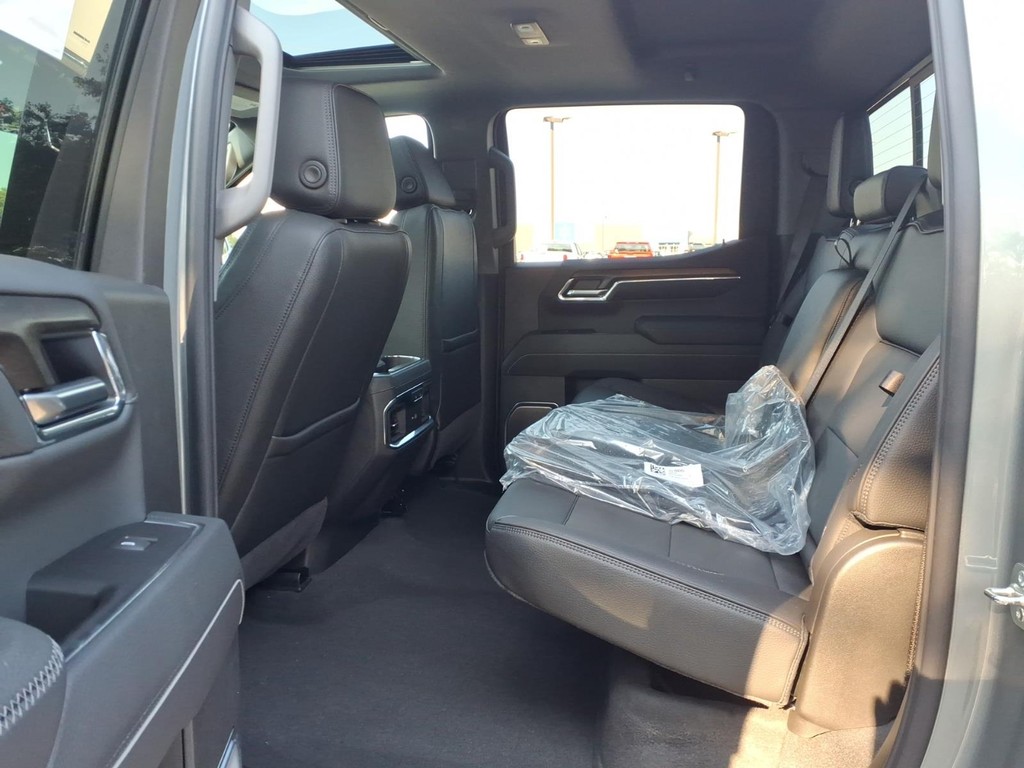 GMC Sierra 1500 Vehicle Full-screen Gallery Image 6