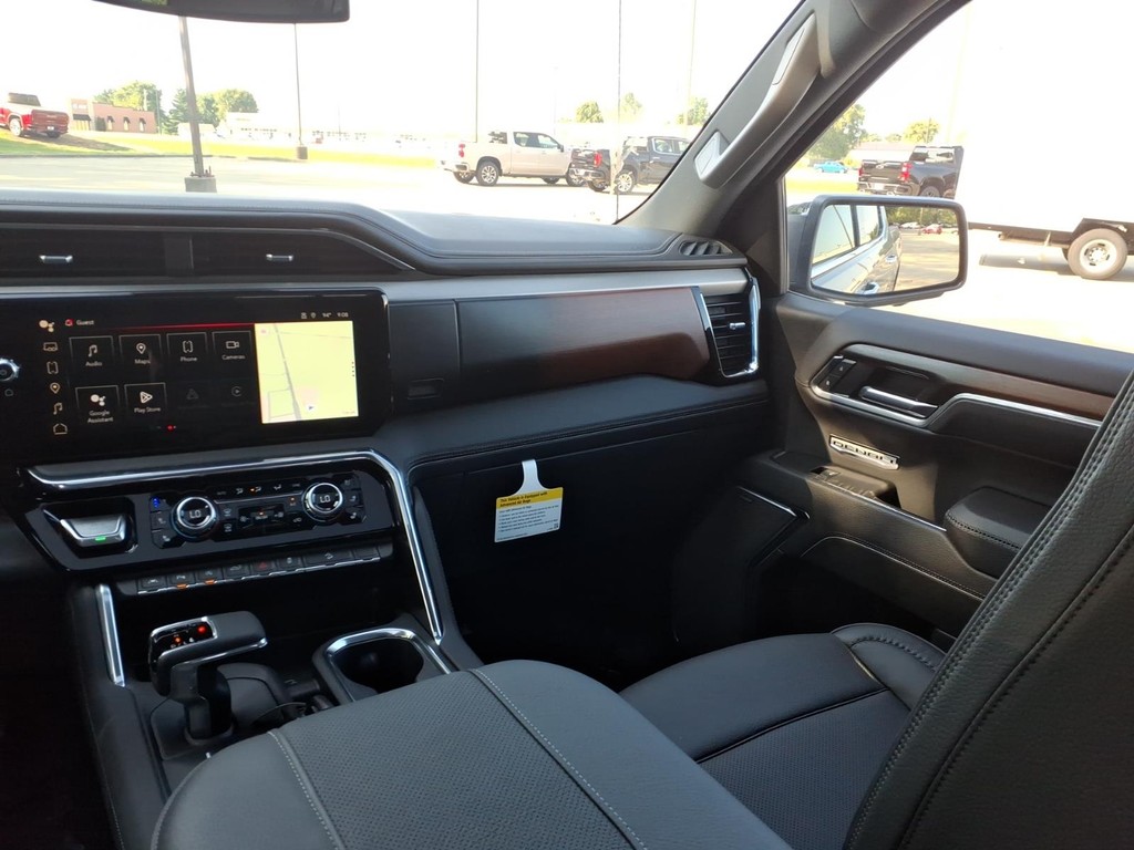 GMC Sierra 1500 Vehicle Full-screen Gallery Image 8