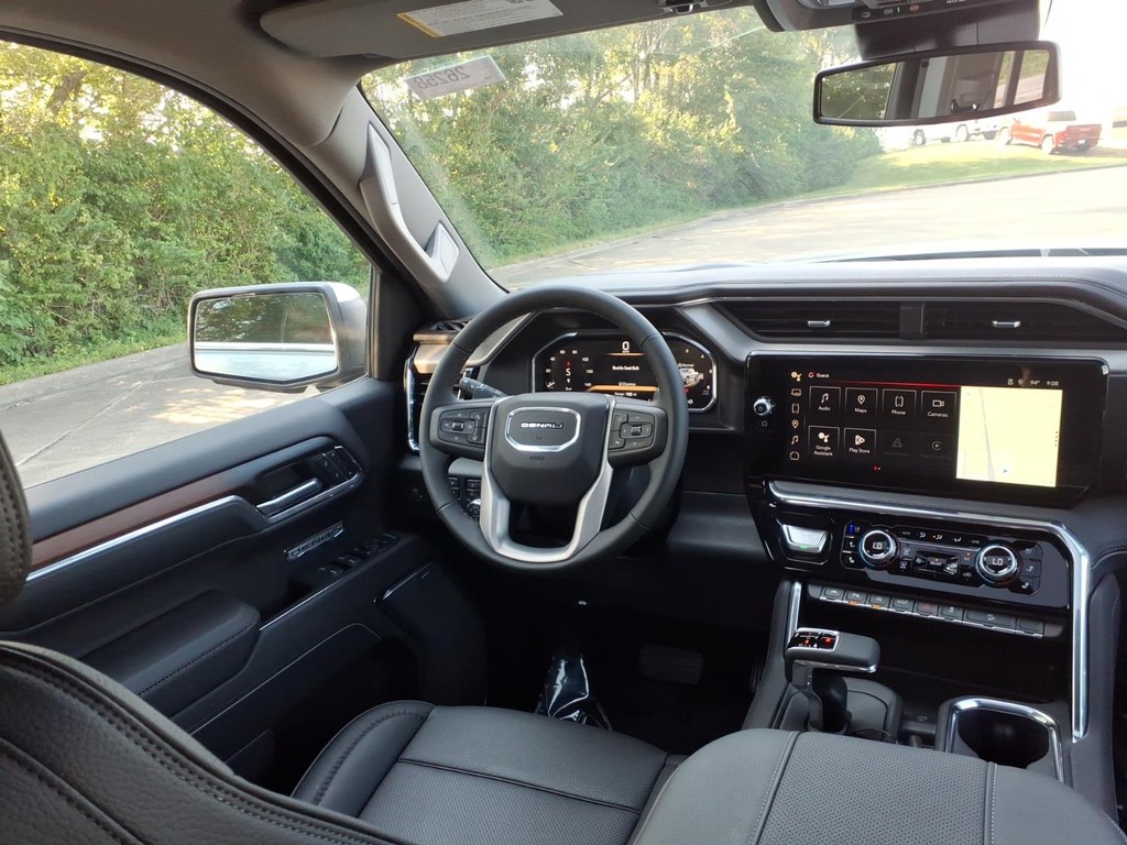 GMC Sierra 1500 Vehicle Full-screen Gallery Image 9