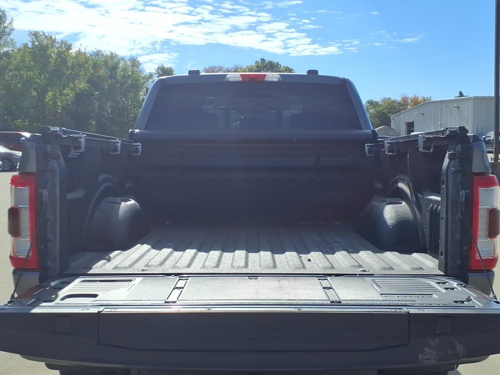 Ford F-150 Vehicle Full-screen Gallery Image 5