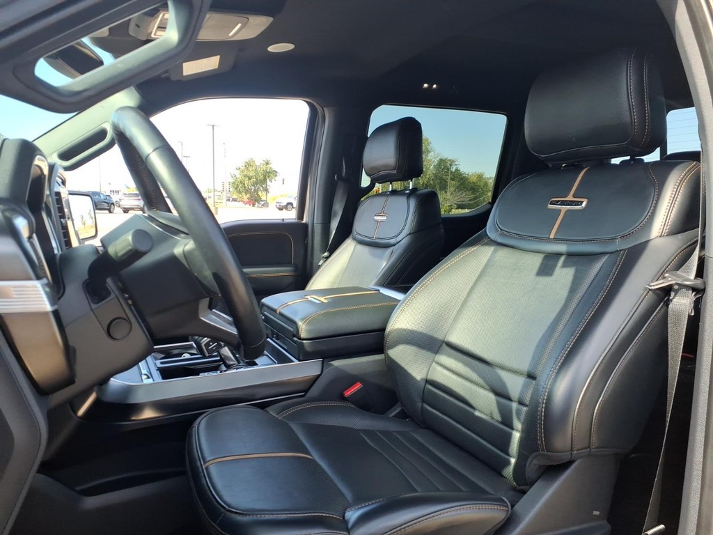 Ford F-150 Vehicle Full-screen Gallery Image 12