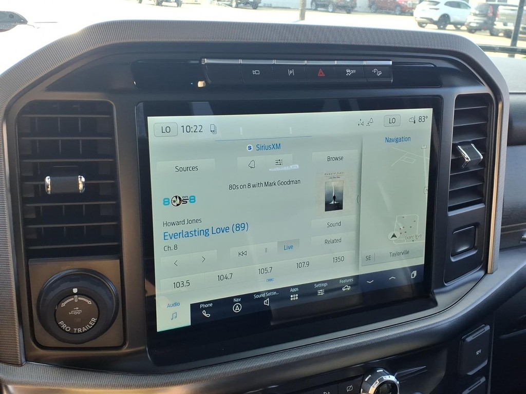 Ford F-150 Vehicle Full-screen Gallery Image 13
