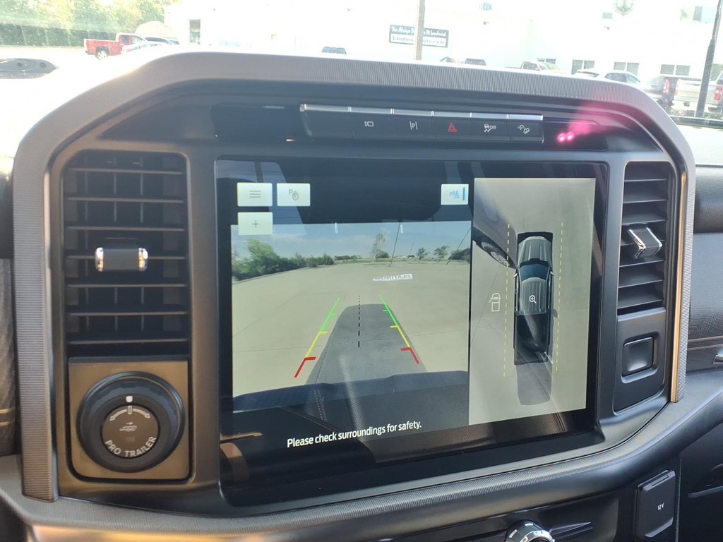 Ford F-150 Vehicle Full-screen Gallery Image 14
