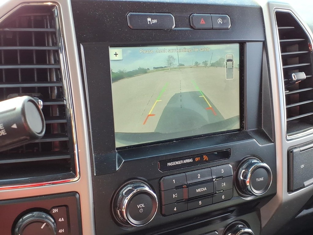 Ford F-150 Vehicle Full-screen Gallery Image 13