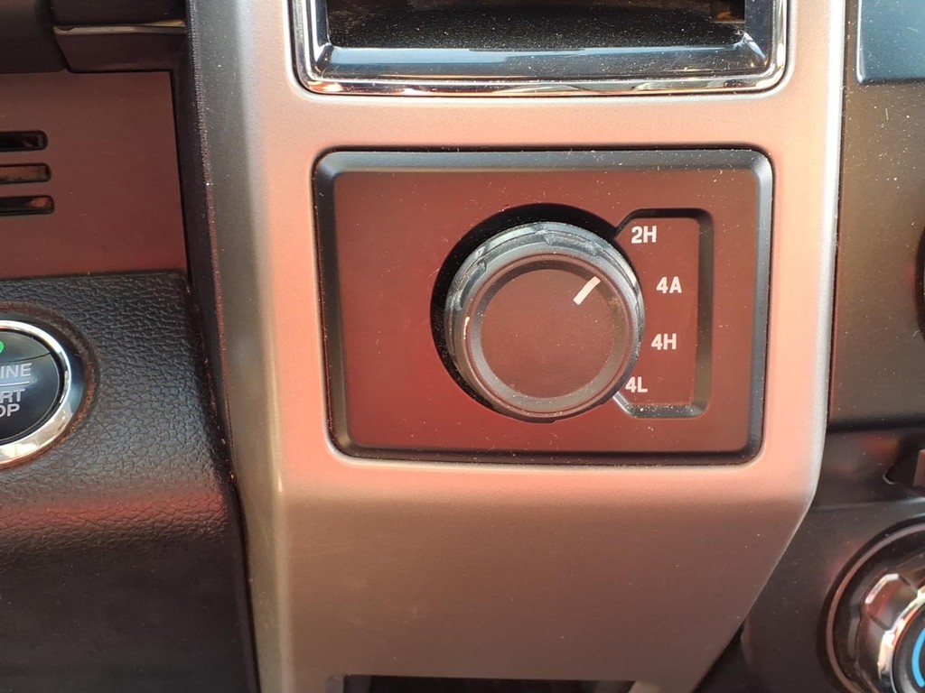 Ford F-150 Vehicle Full-screen Gallery Image 15