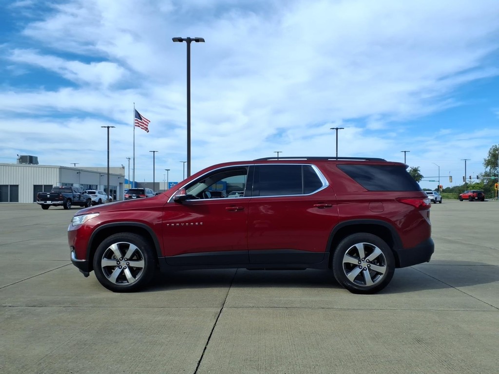 Chevrolet Traverse Vehicle Full-screen Gallery Image 2