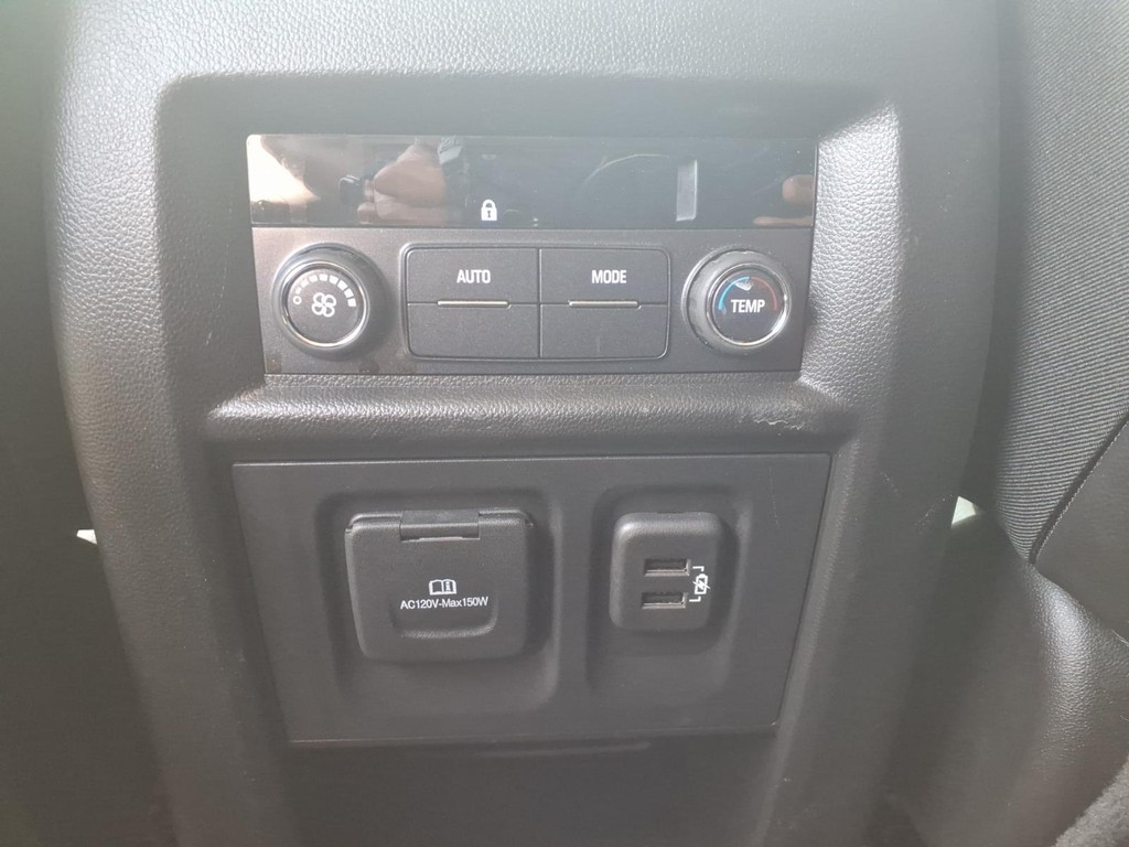 Chevrolet Traverse Vehicle Full-screen Gallery Image 21