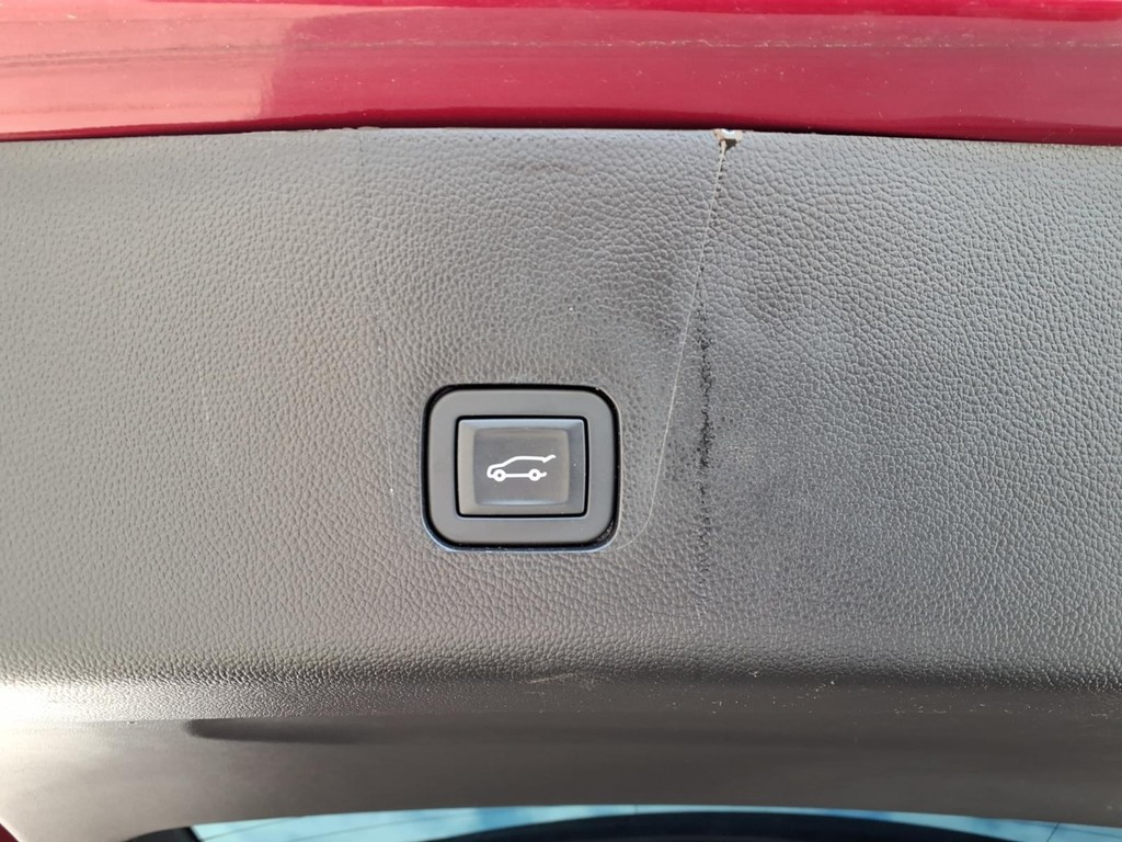 Chevrolet Traverse Vehicle Full-screen Gallery Image 24