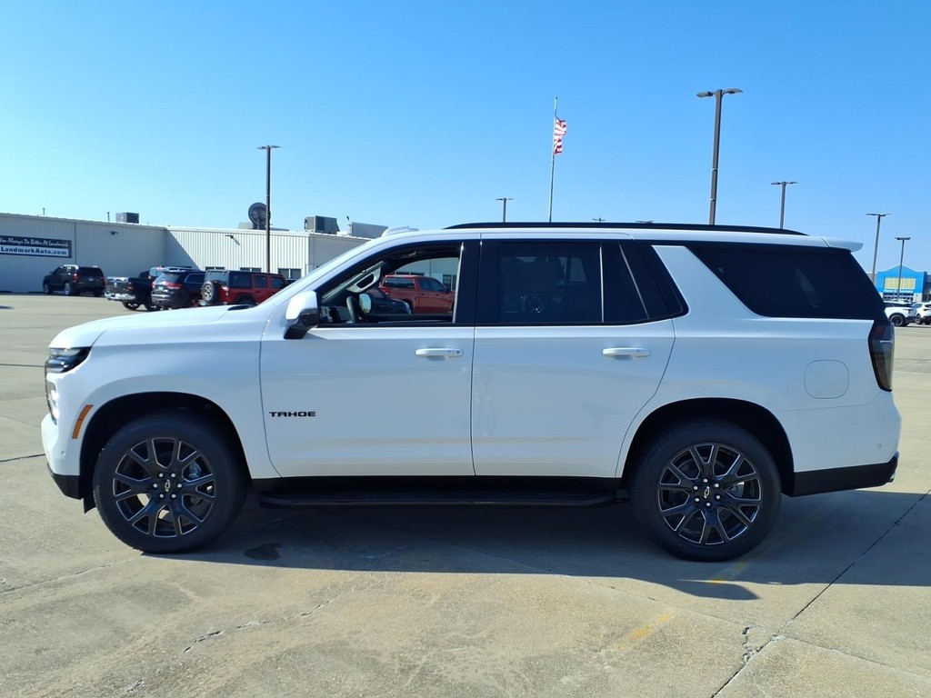 Chevrolet Tahoe Vehicle Full-screen Gallery Image 2
